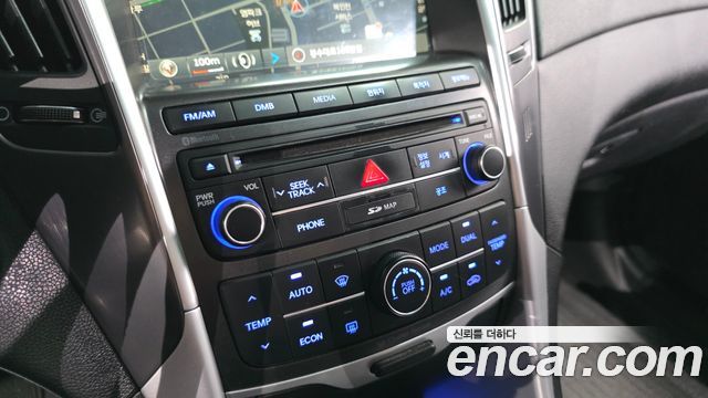 Hyundai Sonata Hybrid 2.0 Premium 2014 — фото 16