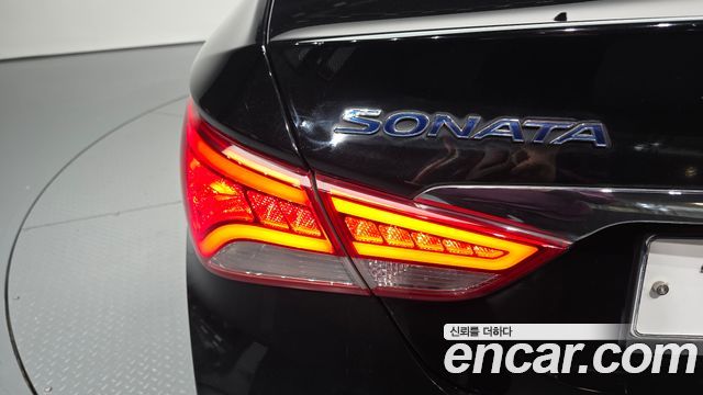Hyundai Sonata Hybrid 2.0 Premium 2014 — фото 23
