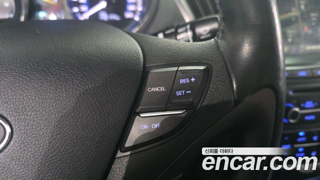 Hyundai Sonata Hybrid 2.0 Premium 2014 — фото 30