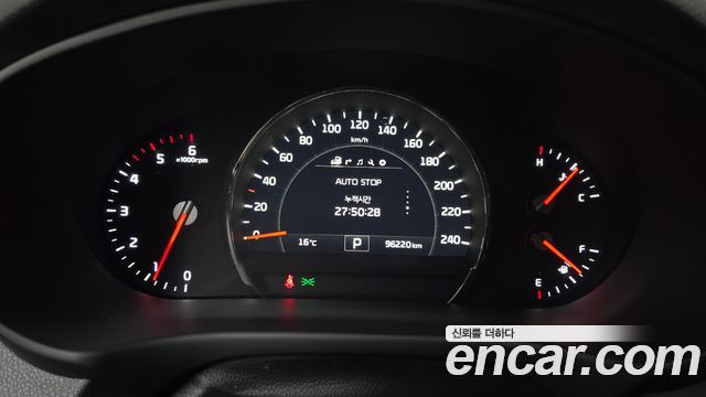 Kia Sorento Diesel 2.0 2WD Noblesse Special 2015 — фото 8