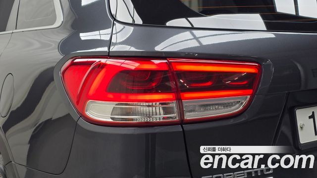Kia Sorento Diesel 2.0 2WD Noblesse Special 2015 — фото 23