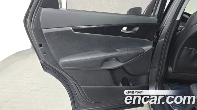 Kia Sorento Diesel 2.0 2WD Noblesse Special 2015 — фото 25