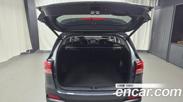 Kia Sorento Diesel 2.0 2WD Noblesse Special 2015 — фото 28