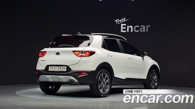 Kia Stonic 1.4 Prestige 2020 — фото 2