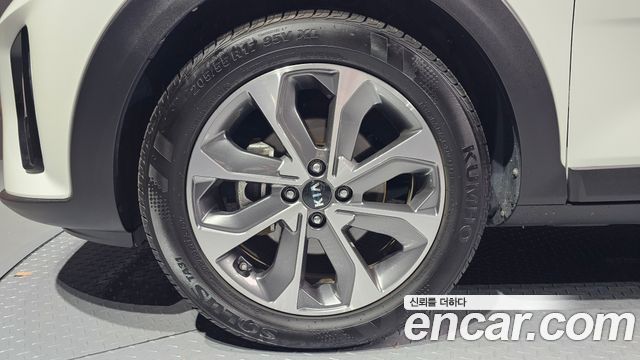 Kia Stonic 1.4 Prestige 2020 — фото 5