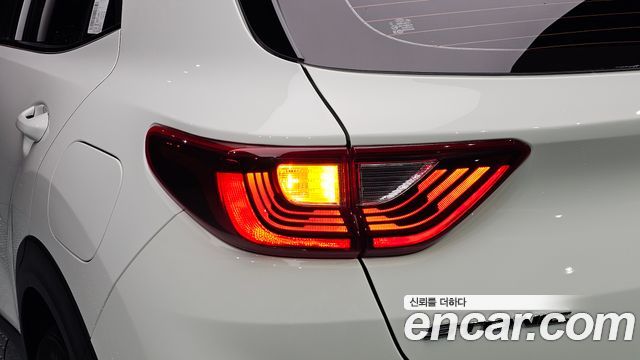 Kia Stonic 1.4 Prestige 2020 — фото 23