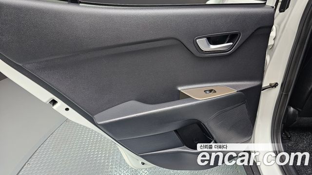 Kia Stonic 1.4 Prestige 2020 — фото 25
