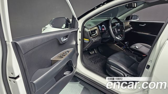 Kia Stonic 1.4 Prestige 2020 — фото 26