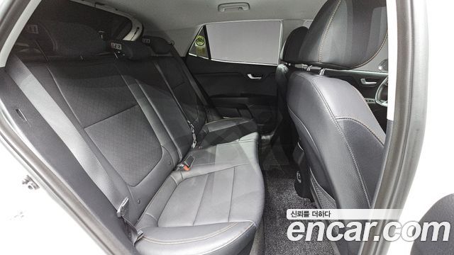 Kia Stonic 1.4 Prestige 2020 — фото 30