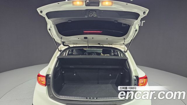 Kia Stonic 1.4 Prestige 2020 — фото 31