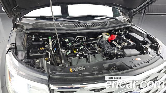 Ford Explorer 2.3 Limited 4WD 5th 2019 — фото 6