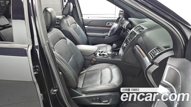 Ford Explorer 2.3 Limited 4WD 5th 2019 — фото 10