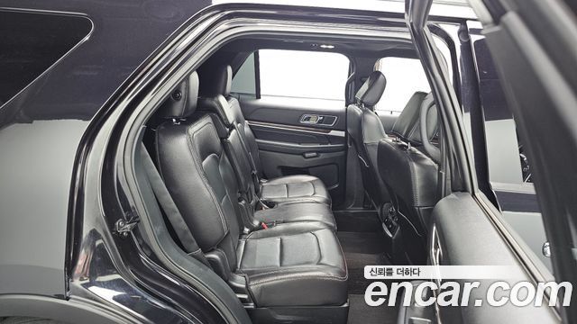 Ford Explorer 2.3 Limited 4WD 5th 2019 — фото 11