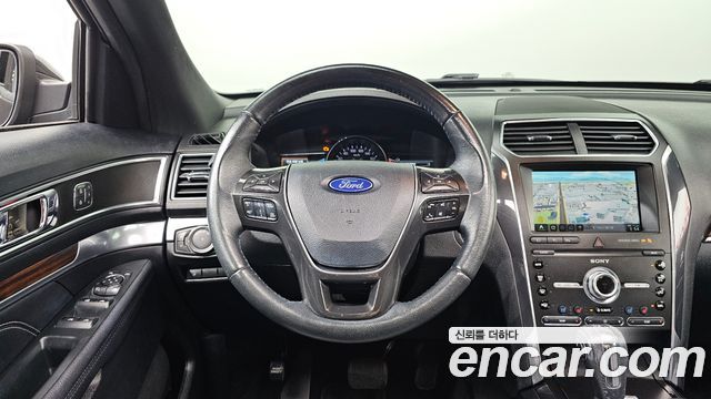 Ford Explorer 2.3 Limited 4WD 5th 2019 — фото 13