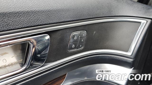 Ford Explorer 2.3 Limited 4WD 5th 2019 — фото 18