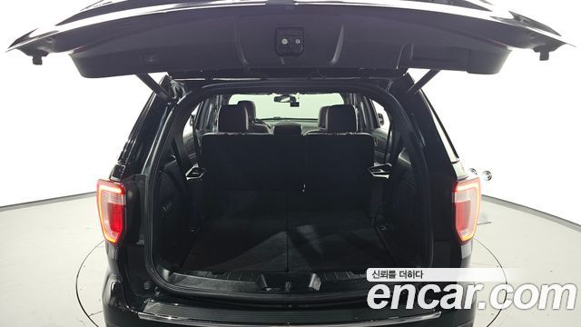 Ford Explorer 2.3 Limited 4WD 5th 2019 — фото 20