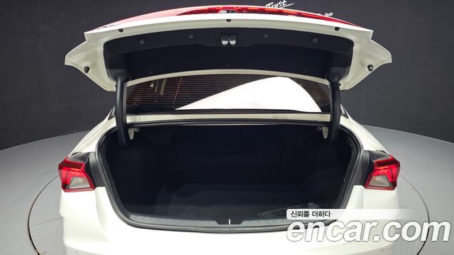 Kia K5 (III) 2.0 Prestige 2020 — фото 32