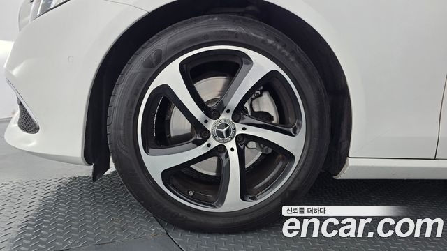 Mercedes-Benz E-Class (W213) E250 Avantgarde 2020 — фото 5
