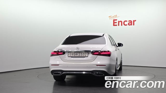 Mercedes-Benz E-Class (W213) E250 AMG Line 2023 — фото 4