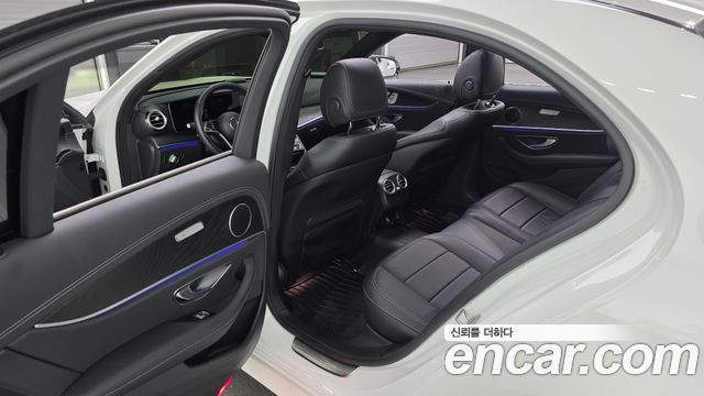 Mercedes-Benz E-Class (W213) E250 AMG Line 2023 — фото 11