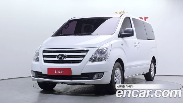 Hyundai Grand Starex 12-Seater Wagon Smart