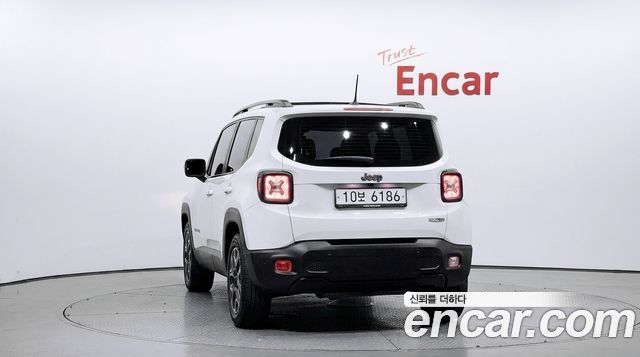 Jeep Renegade 2.4 Longitude High 2017 — фото 4