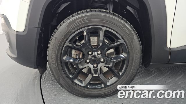 Jeep Renegade 2.4 Longitude High 2017 — фото 5