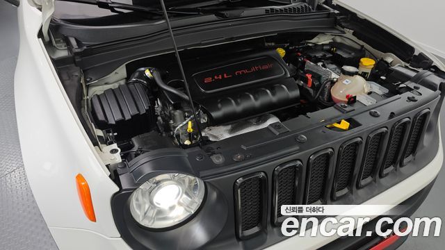 Jeep Renegade 2.4 Longitude High 2017 — фото 6