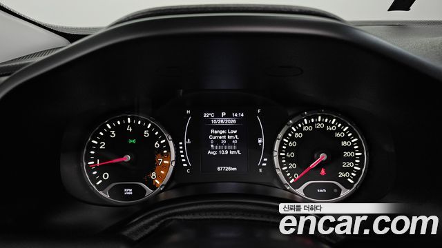 Jeep Renegade 2.4 Longitude High 2017 — фото 8