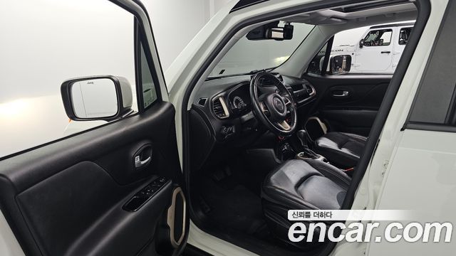 Jeep Renegade 2.4 Longitude High 2017 — фото 10