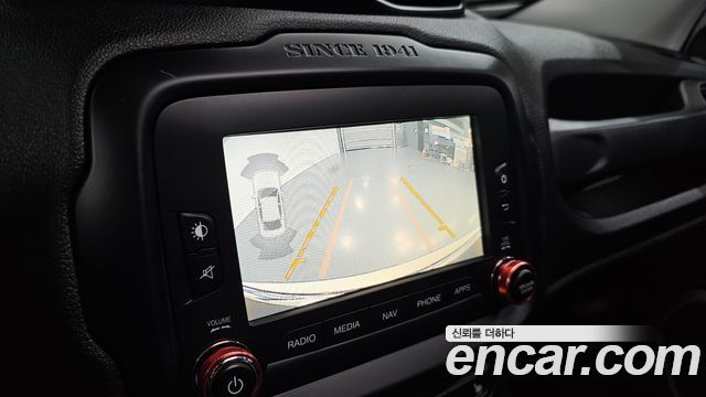 Jeep Renegade 2.4 Longitude High 2017 — фото 14