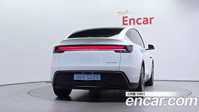 Tesla Model Y Premium Long Range AWD 2026 — фото 4