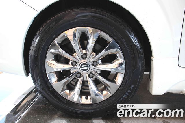 KG Mobility (SsangYong) Korando Turismo 4WD TX 9-seater 2017 — фото 10
