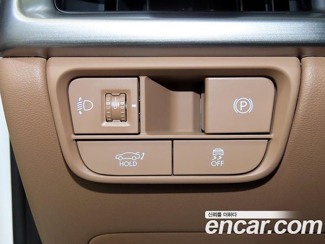 Hyundai Grandeur (GN7) 2,5 Gasoline 2WD Exclusive 2024 — фото 18