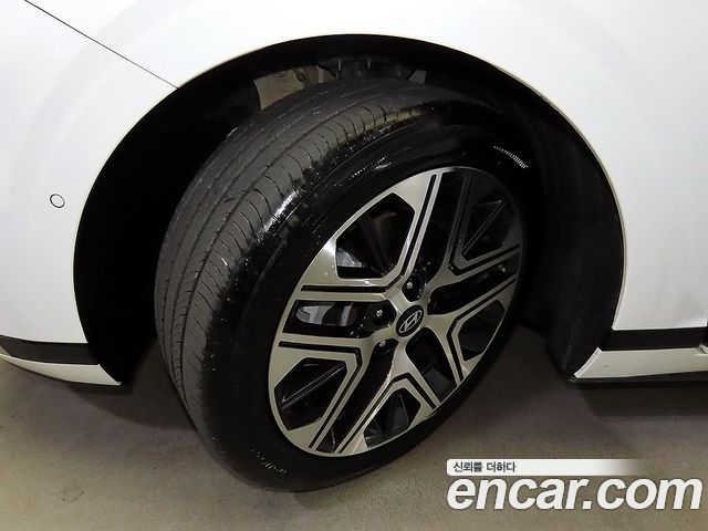 Hyundai Grandeur (GN7) 2,5 Gasoline 2WD Exclusive 2024 — фото 24