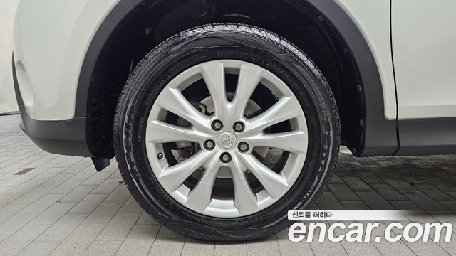 Toyota RAV4 2.5 2WD 4th 2015 — фото 5