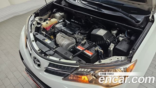Toyota RAV4 2.5 2WD 4th 2015 — фото 6