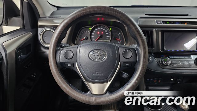 Toyota RAV4 2.5 2WD 4th 2015 — фото 13