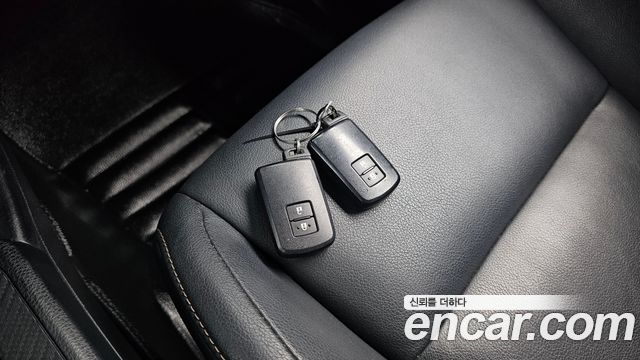 Toyota RAV4 2.5 2WD 4th 2015 — фото 15