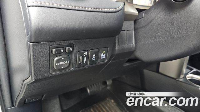 Toyota RAV4 2.5 2WD 4th 2015 — фото 18