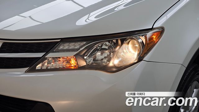 Toyota RAV4 2.5 2WD 4th 2015 — фото 22