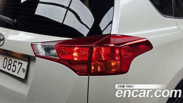Toyota RAV4 2.5 2WD 4th 2015 — фото 23