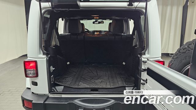 Jeep Wrangler (JK) 3.6 Sahara 4Door 2017 — фото 18