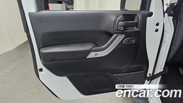 Jeep Wrangler (JK) 3.6 Sahara 4Door 2017 — фото 24
