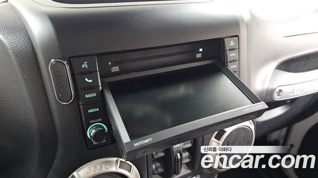 Jeep Wrangler (JK) 3.6 Sahara 4Door 2017 — фото 29