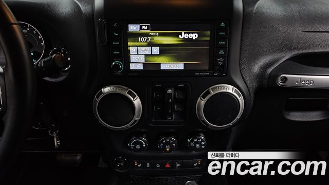 Jeep Wrangler (JK) 3.6 Sahara 4Door 2017 — фото 31
