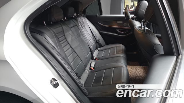 Mercedes-Benz E-Class (W213) E300 4MATIC AMG Line 2020 — фото 12