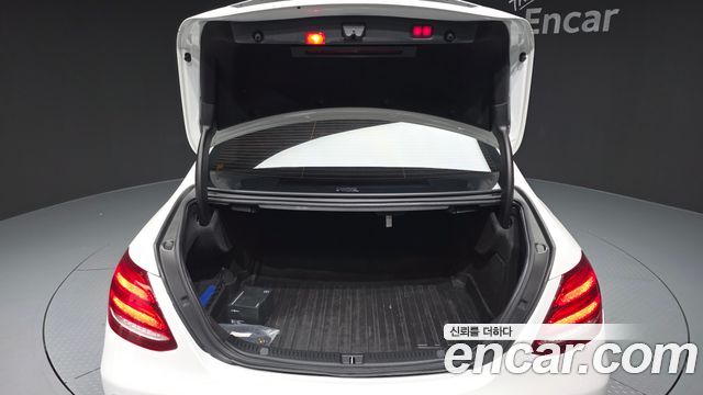 Mercedes-Benz E-Class (W213) E300 4MATIC AMG Line 2020 — фото 20