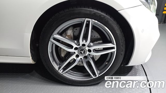 Mercedes-Benz E-Class (W213) E300 4MATIC AMG Line 2020 — фото 21
