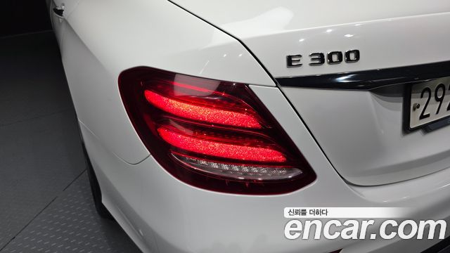 Mercedes-Benz E-Class (W213) E300 4MATIC AMG Line 2020 — фото 23